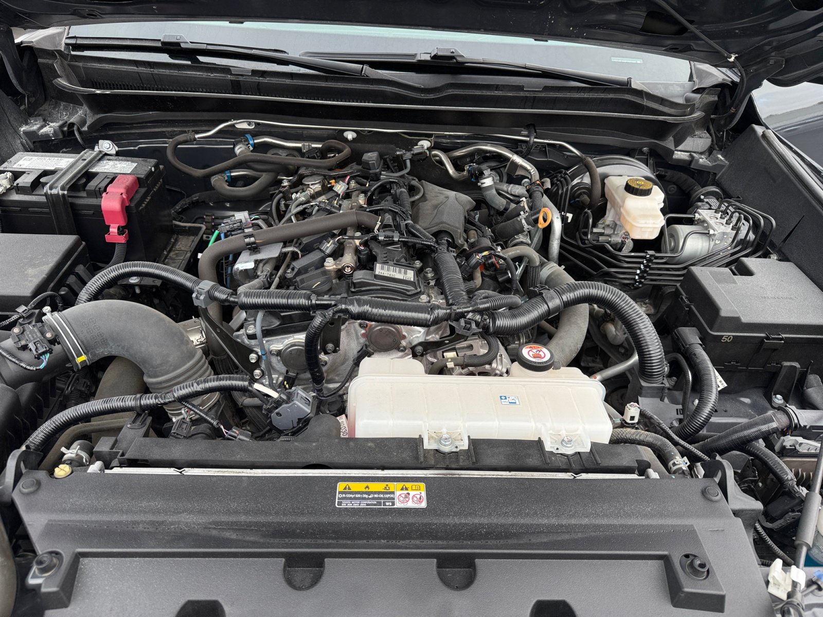 Used 2024 Toyota Tacoma SR5 AWD/4WD image 20