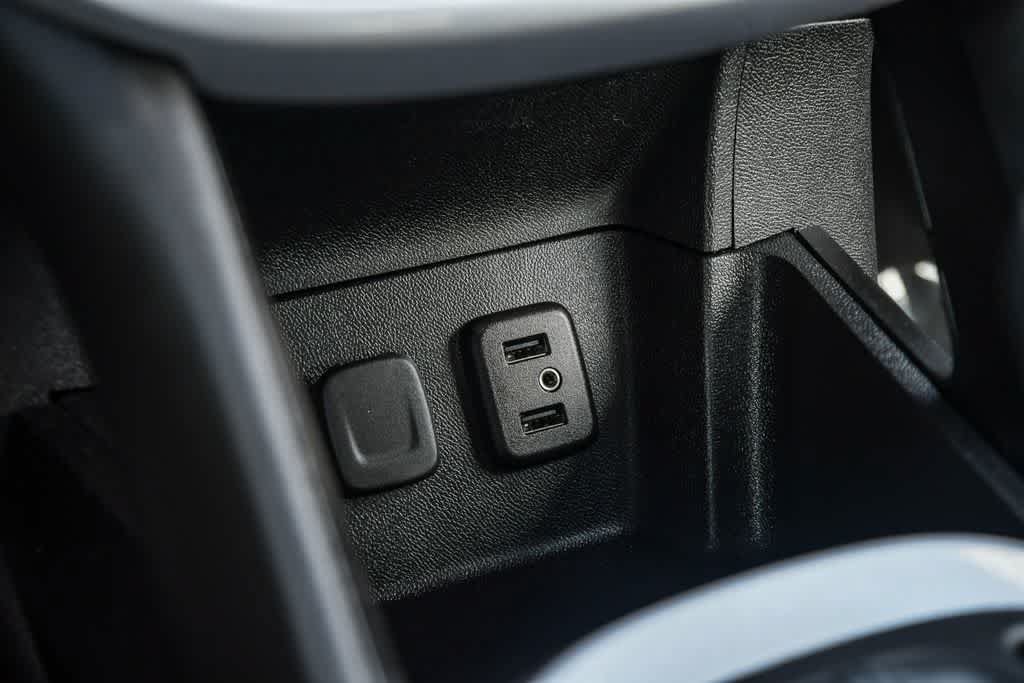 Used 2018 Chevrolet Volt LT w/ Comfort Package FWD image 21