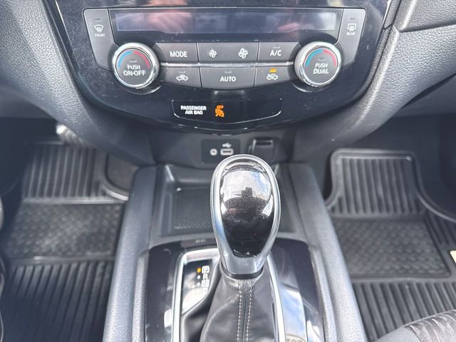 Used 2020 Nissan Rogue SV FWD image 17