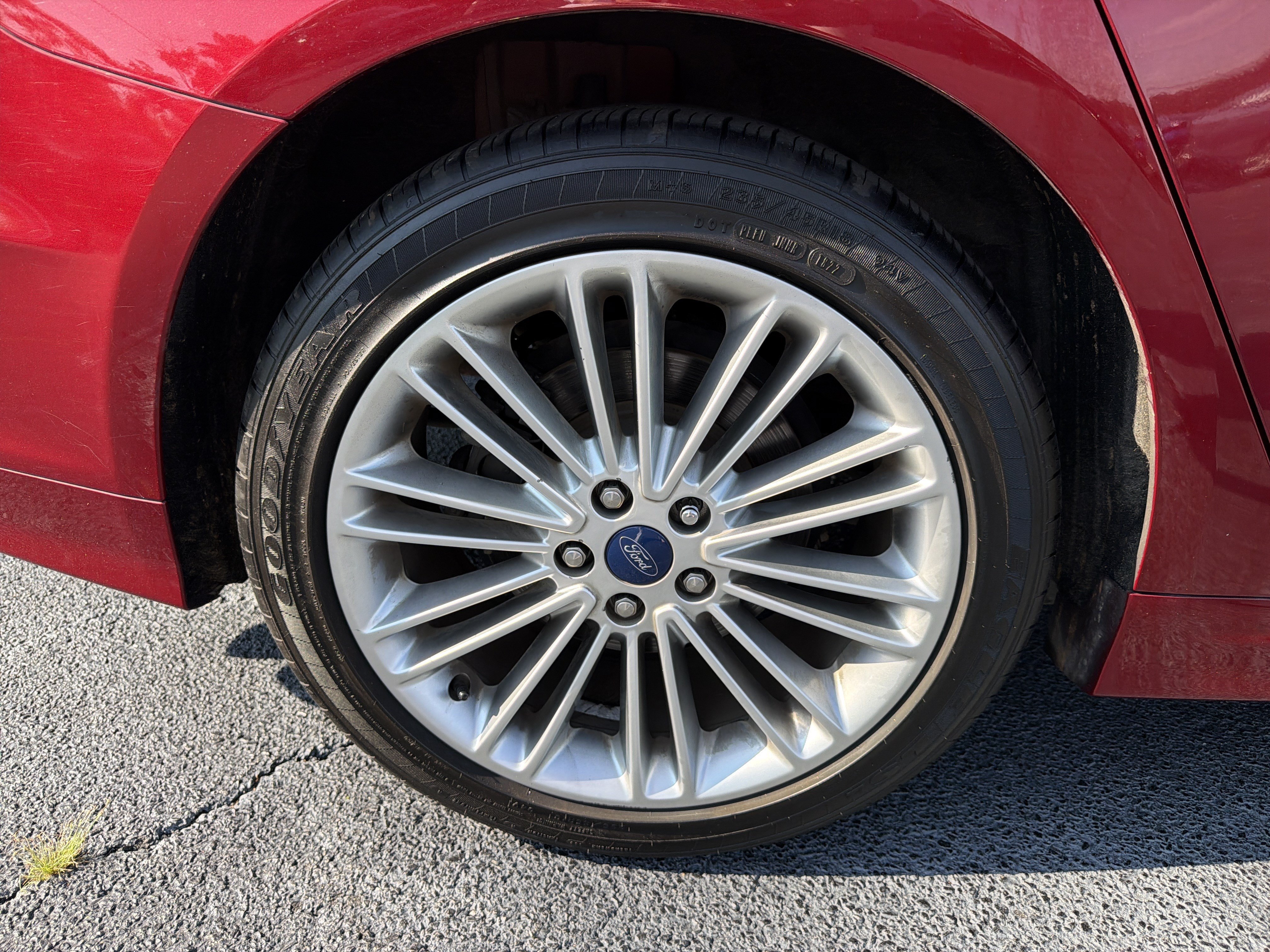 Used 2015 Ford Fusion SE w/ Equipment Group 202A FWD image 15