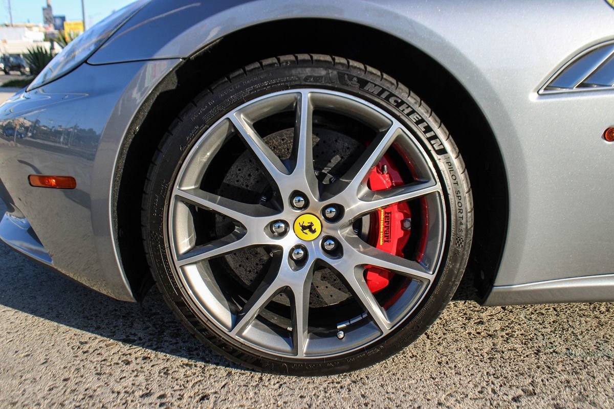 Used 2012 Ferrari California RWD image 49
