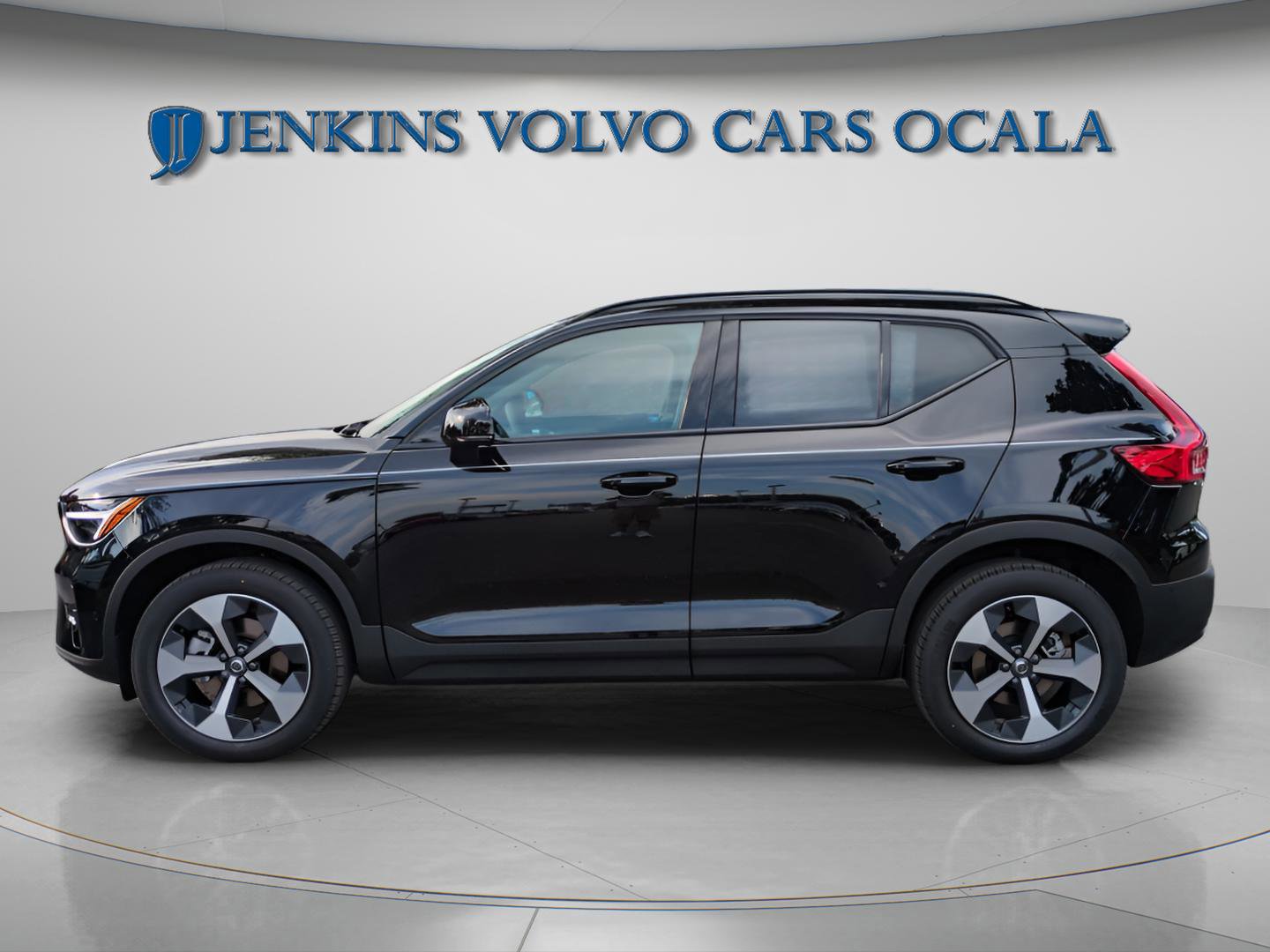 New 2025 Volvo XC40 B5 Plus w/ Protection Package Premier image 5
