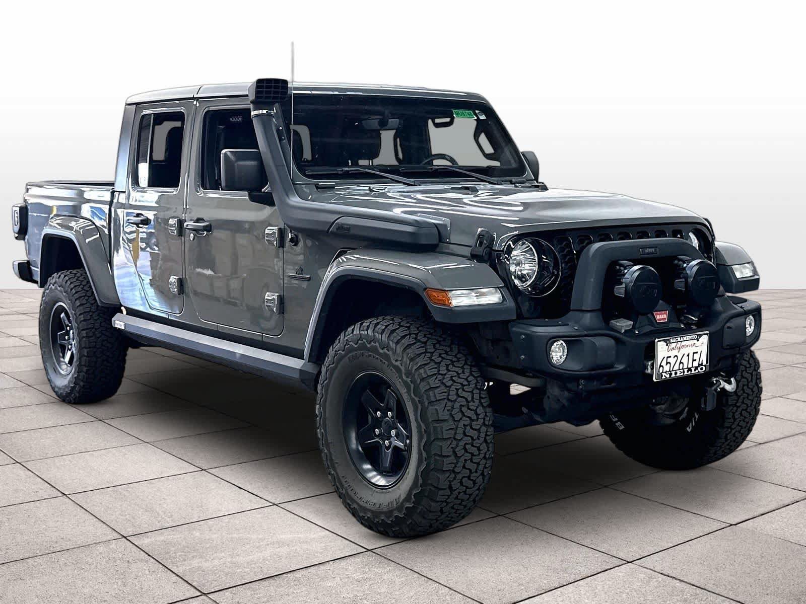 Used 2021 Jeep Gladiator Sport AWD/4WD image 2