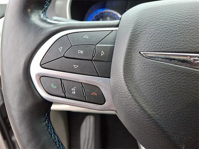 Certified 2021 Chrysler Pacifica Touring-L image 17