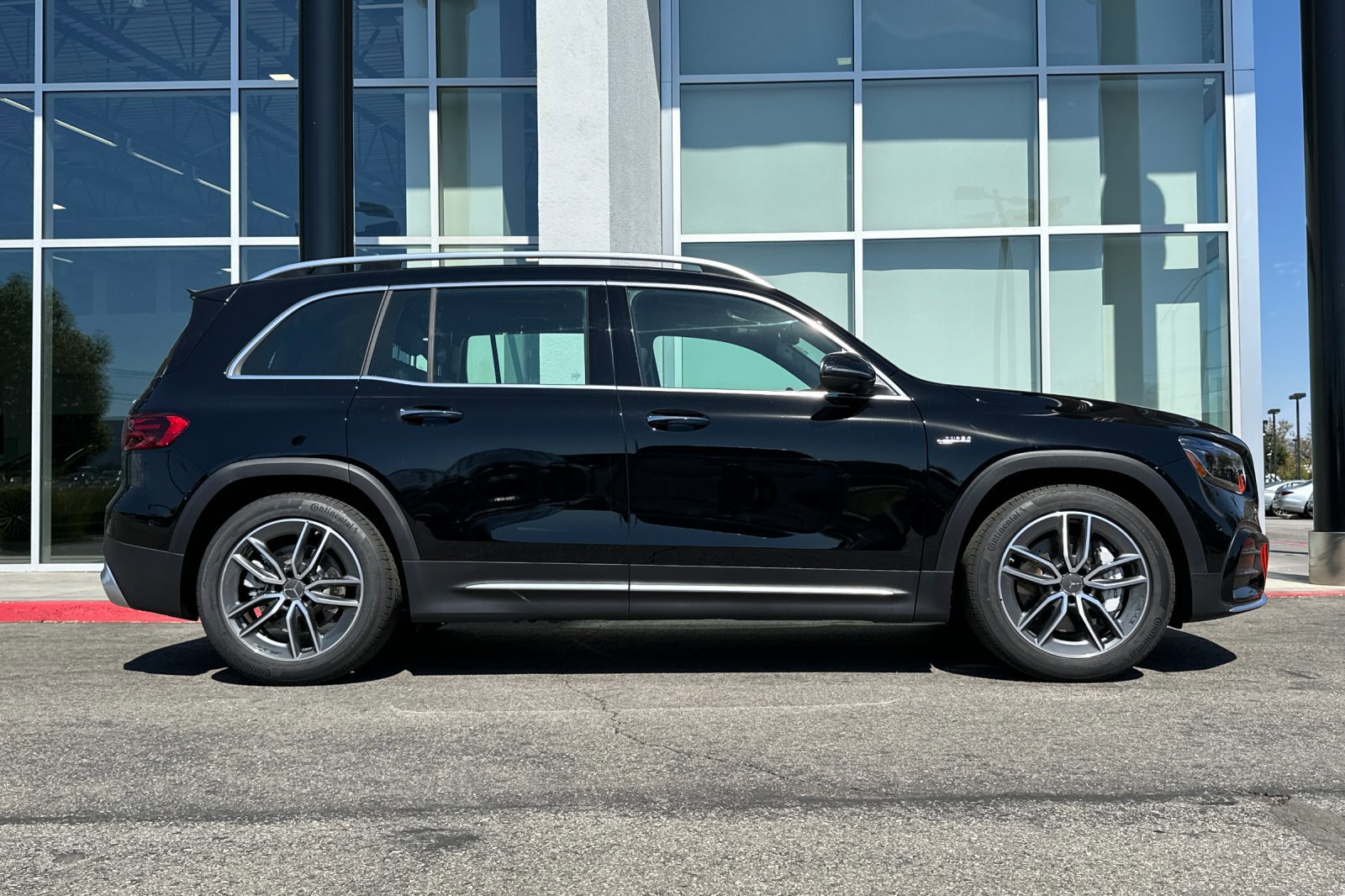 New 2025 Mercedes-Benz GLB 35 AMG 4MATIC image 7