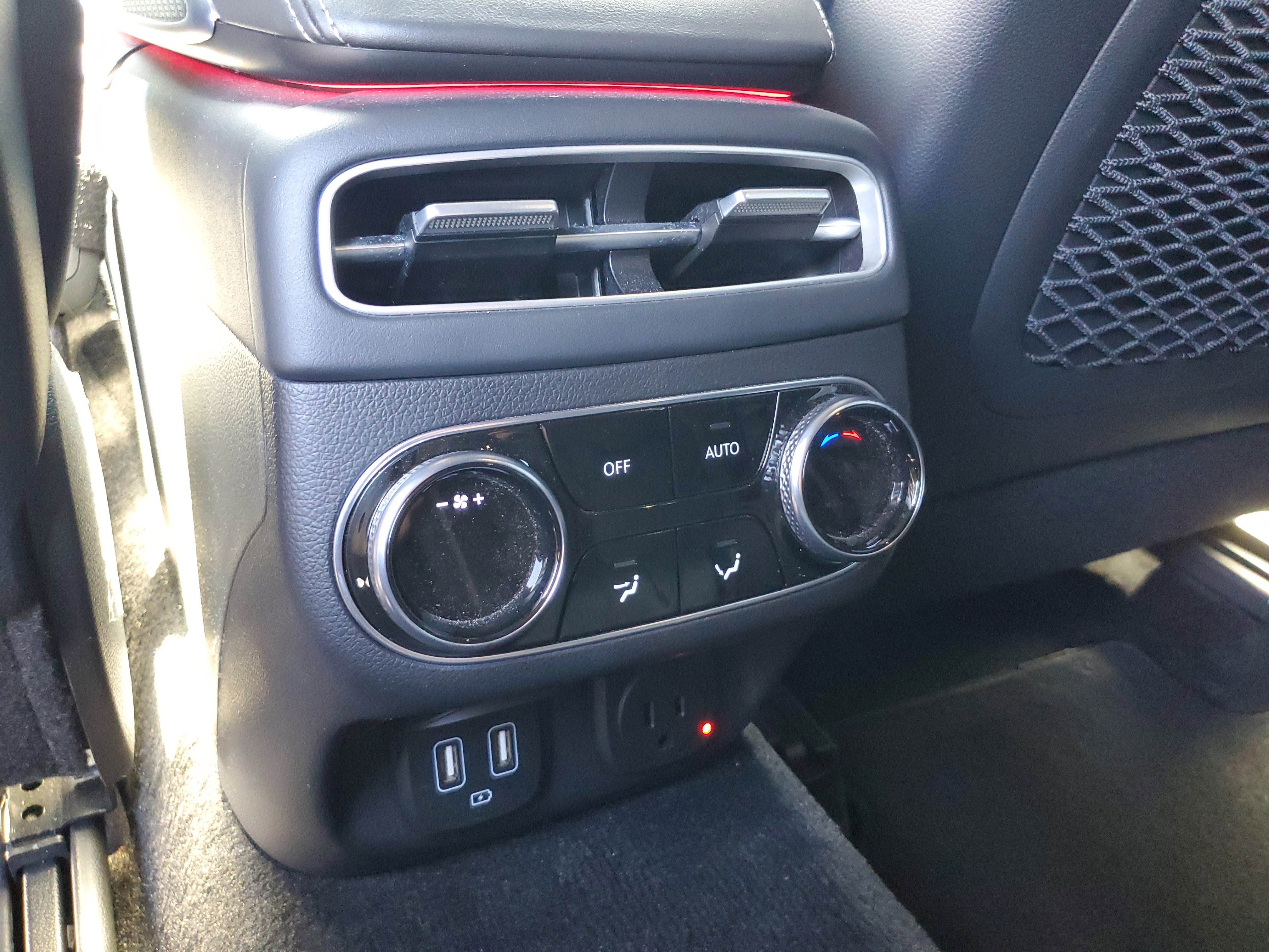 Used 2023 Genesis GV70 2.5T w/ Sport Prestige Package image 18