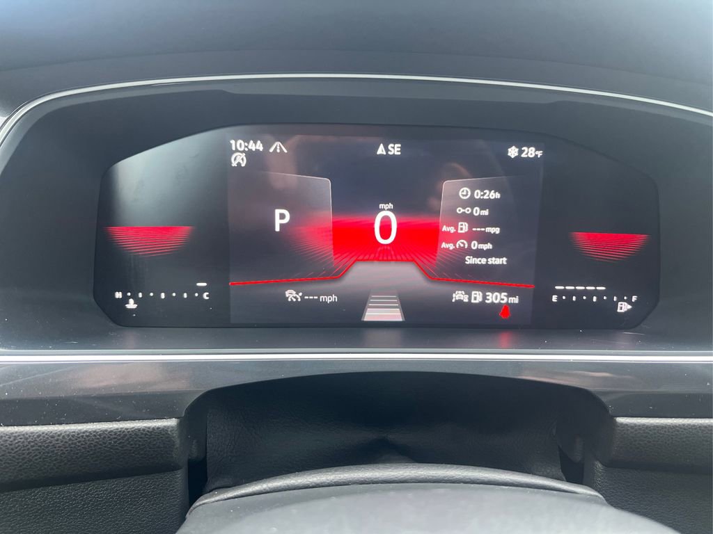 Used 2024 Volkswagen Tiguan SE R-Line image 16