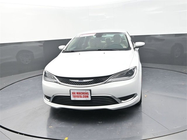 Used 2016 Chrysler 200 Limited image 2