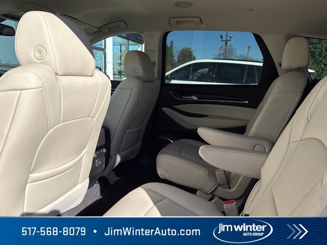 Used 2023 Buick Enclave Essence AWD/4WD image 11