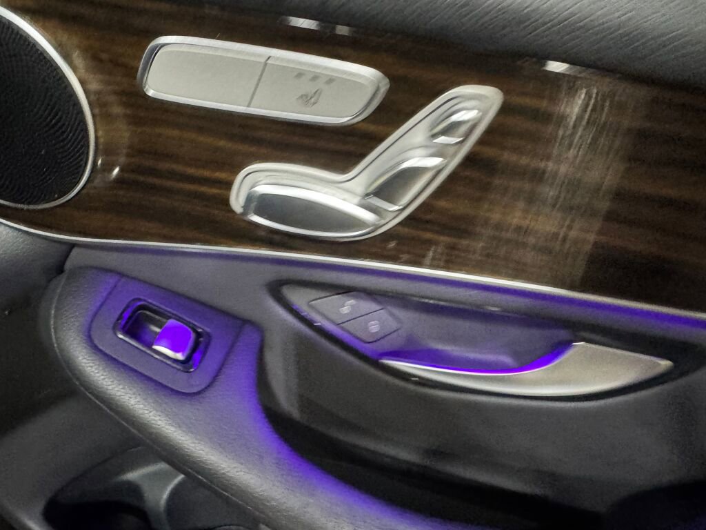 Used 2020 Mercedes-Benz GLC 300 4MATIC Coupe image 27