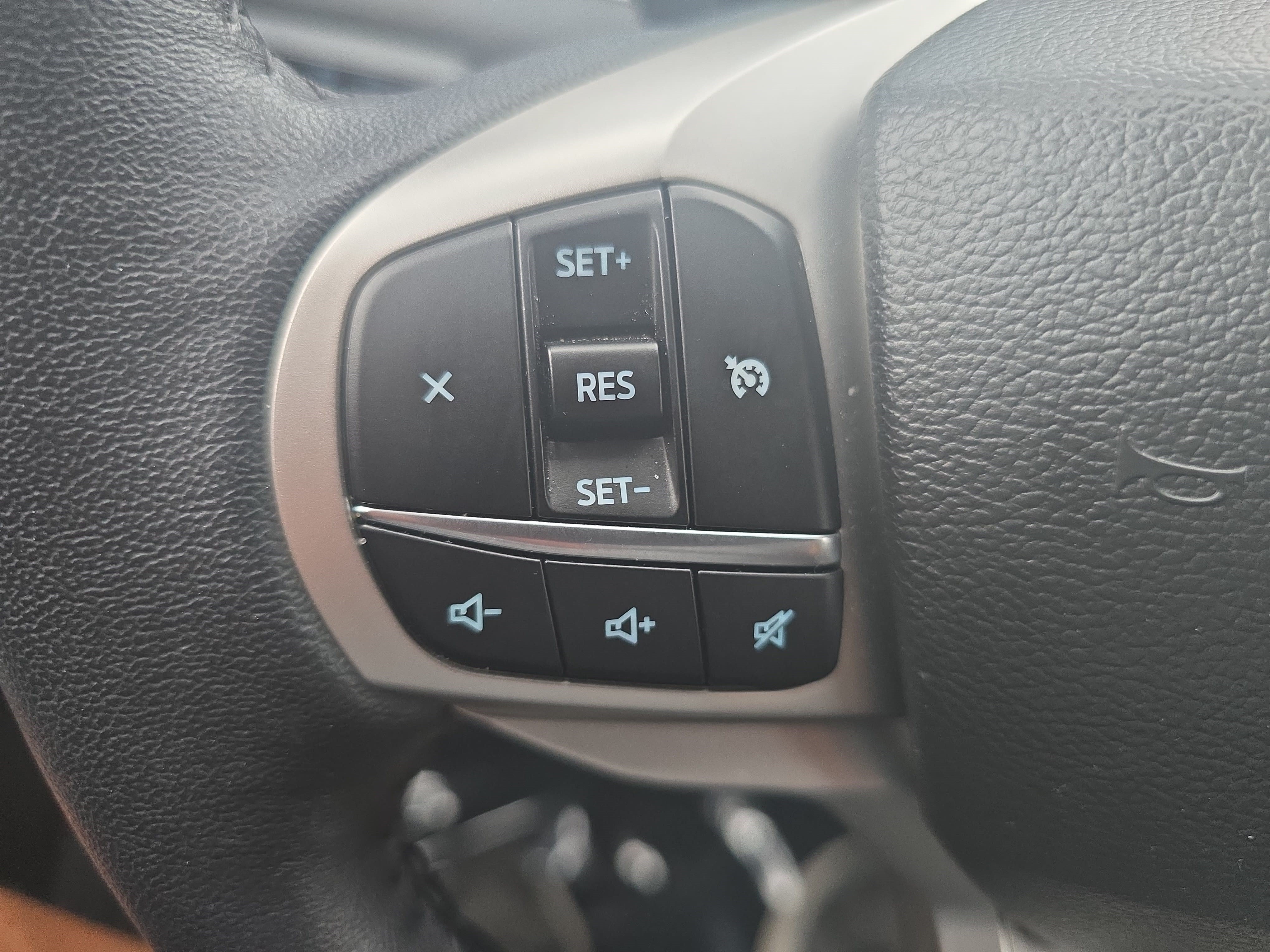 Used 2023 Ford Explorer XLT w/ Equipment Group 202A AWD/4WD image 16