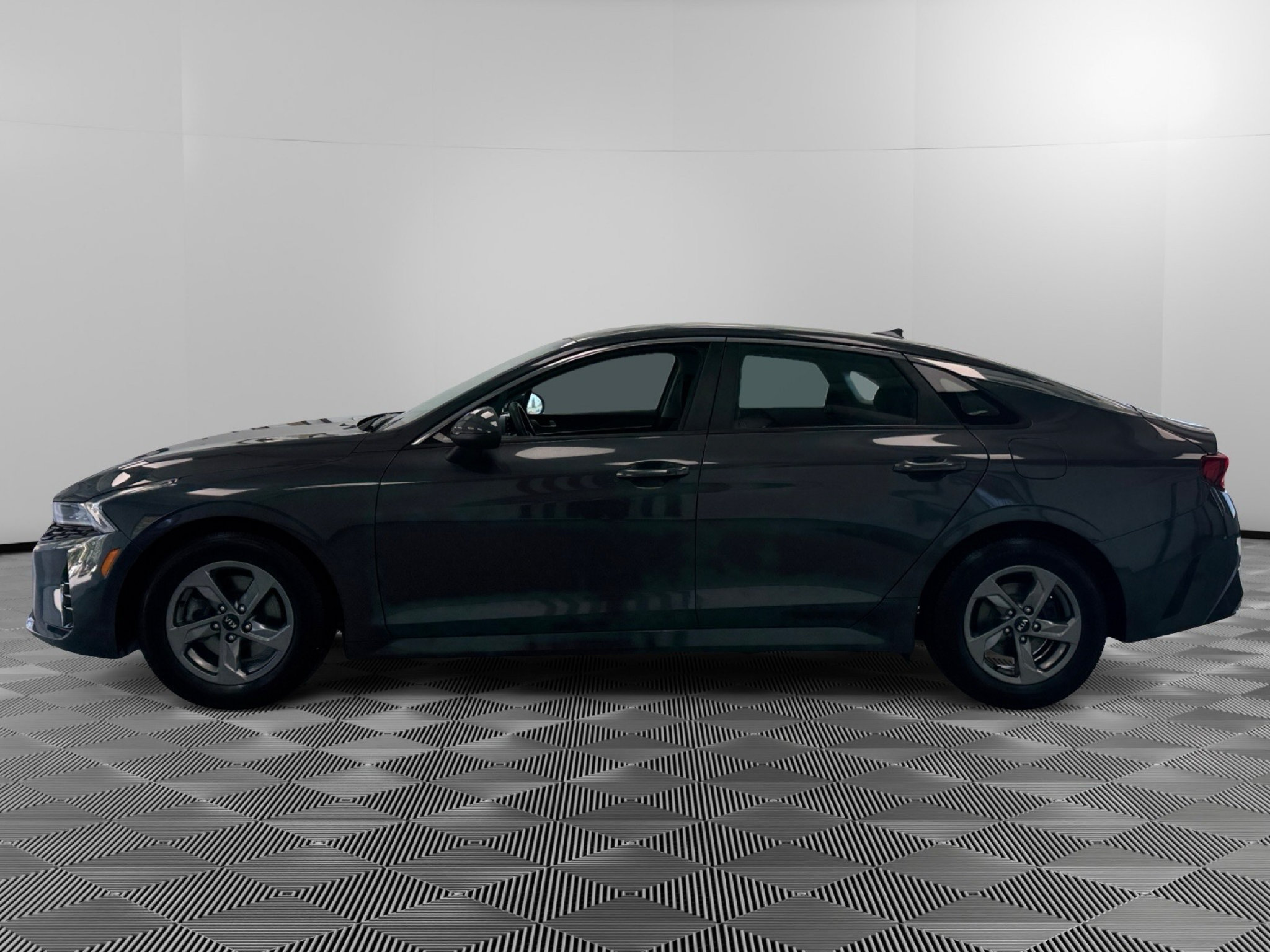 Used 2021 Kia K5 LXS FWD image 5