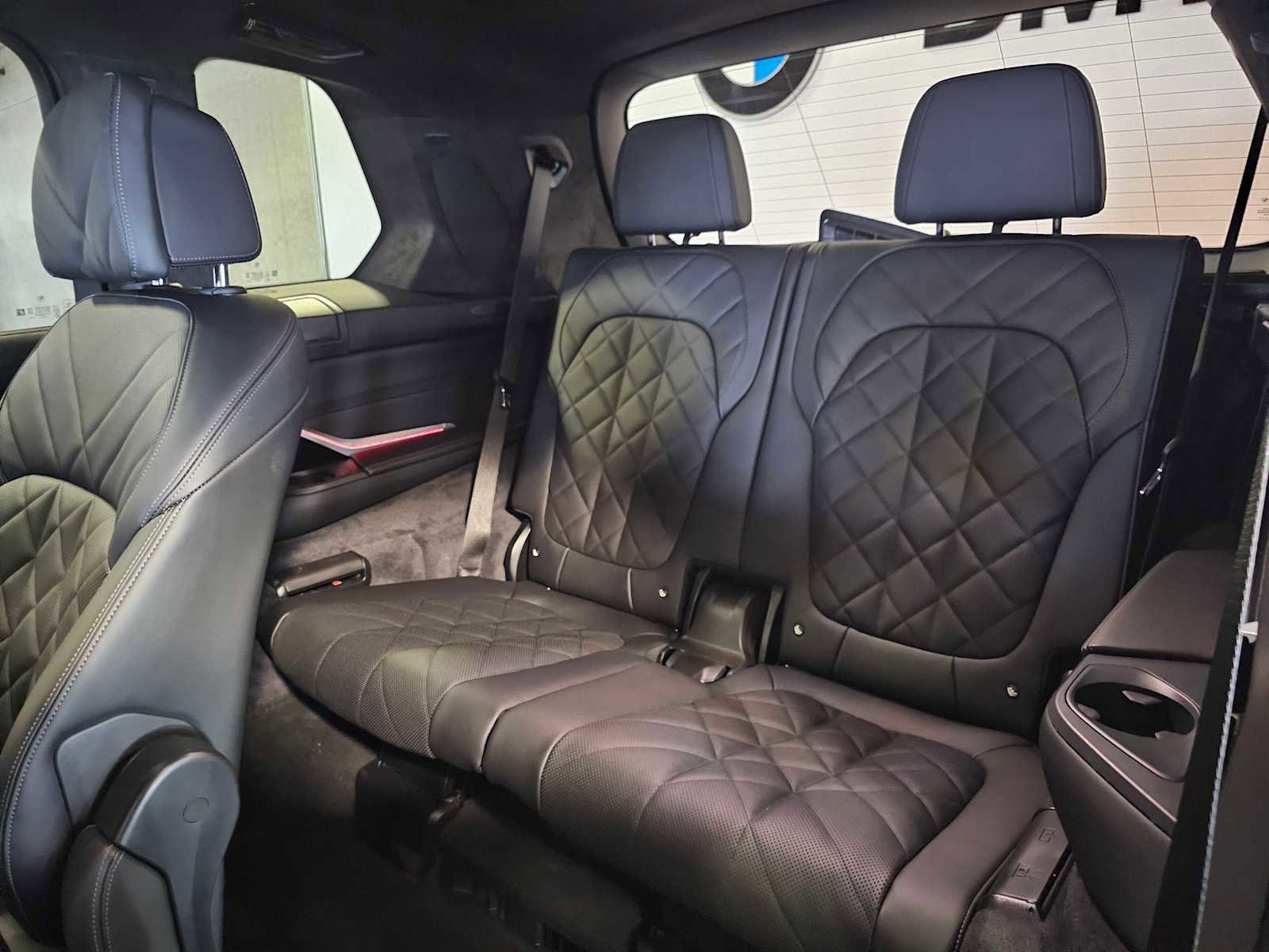 Used 2026 BMW X7 xDrive40i w/ M Sport Package AWD/4WD image 38