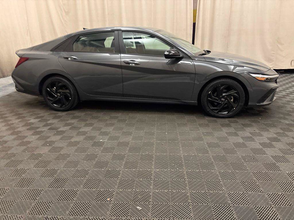 New 2026 Hyundai Elantra Sport w/ Cargo Package FWD image 4