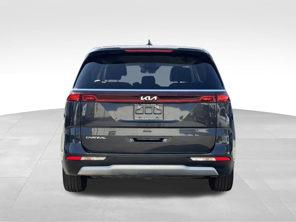 Used 2024 Kia Carnival EX FWD image 6