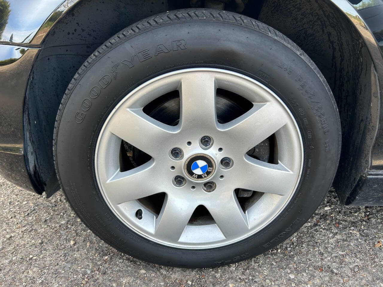Used 2004 BMW 325i Sedan RWD image 44