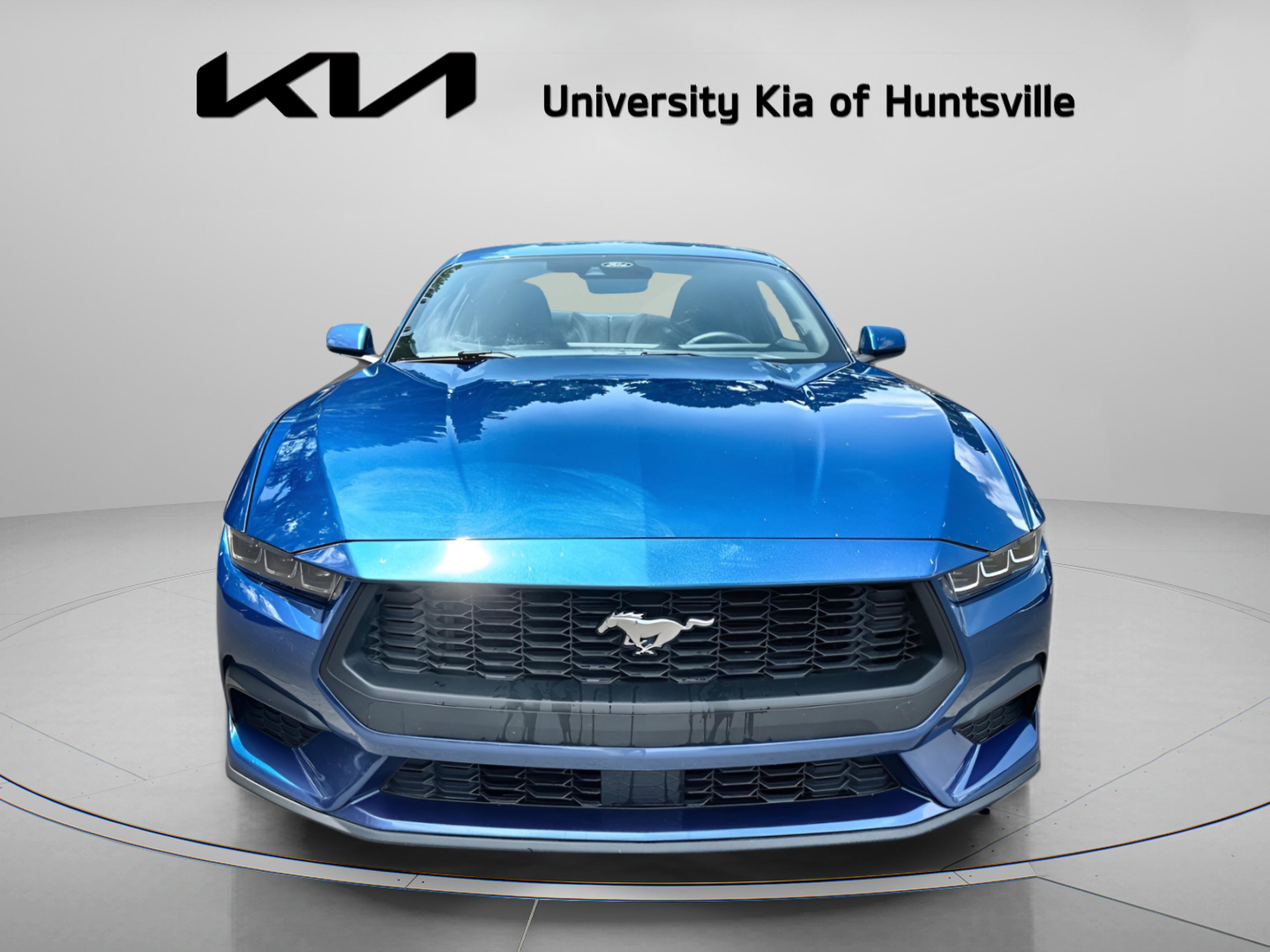 Used 2024 Ford Mustang Coupe RWD image 3