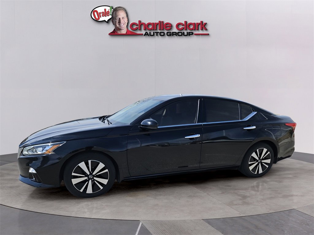 Used 2020 Nissan Altima 2.5 SV image 1