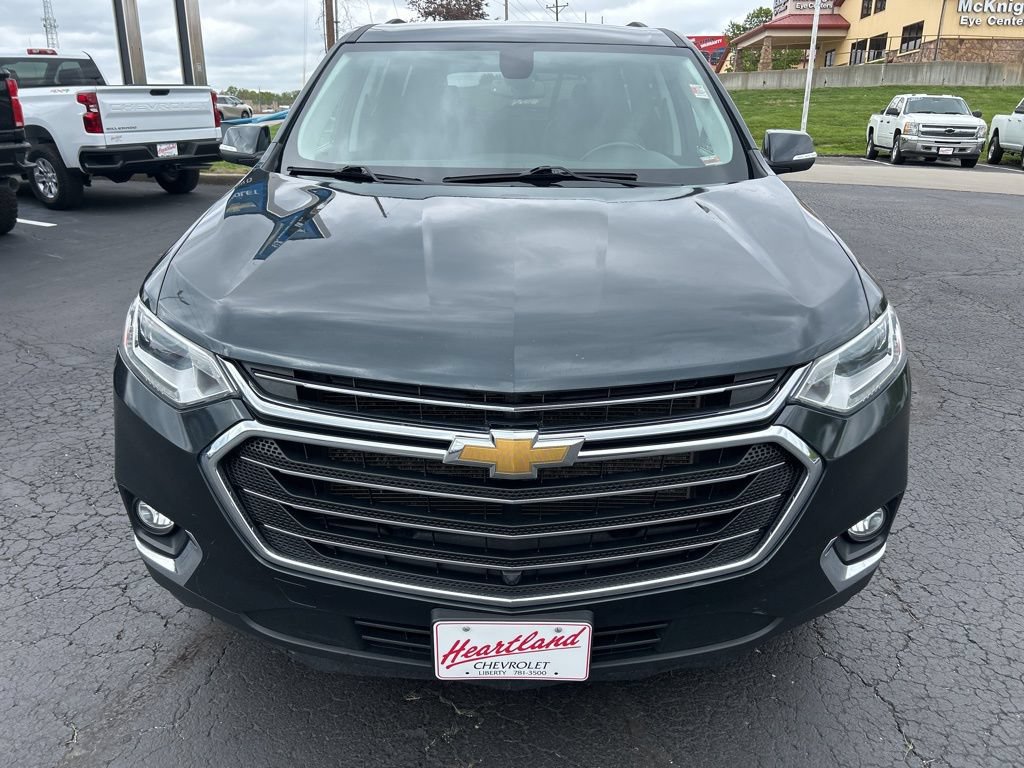 Used 2021 Chevrolet Traverse LT w/ LT Premium Package FWD image 2