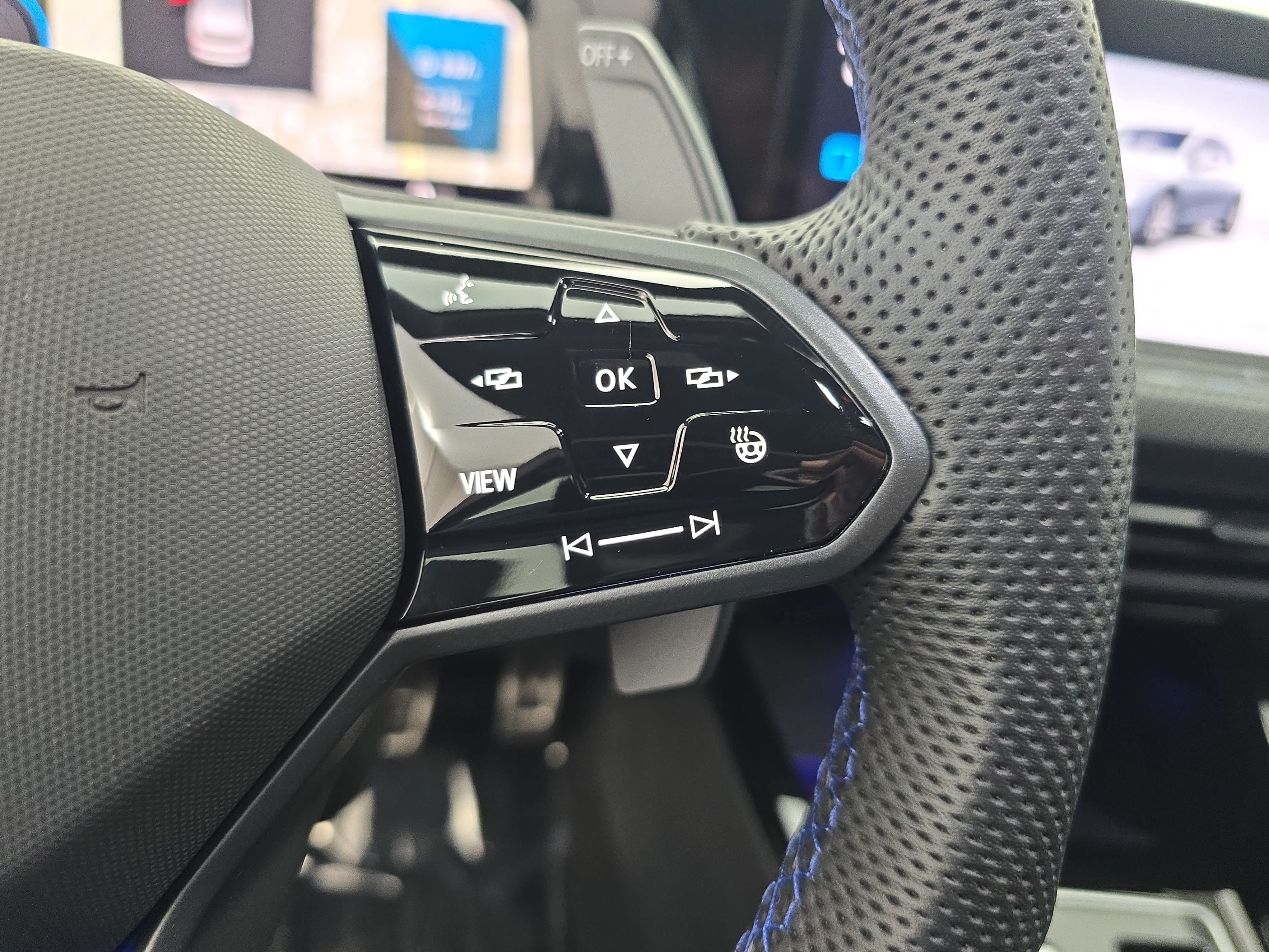 Used 2024 Volkswagen Golf R AWD/4WD image 17
