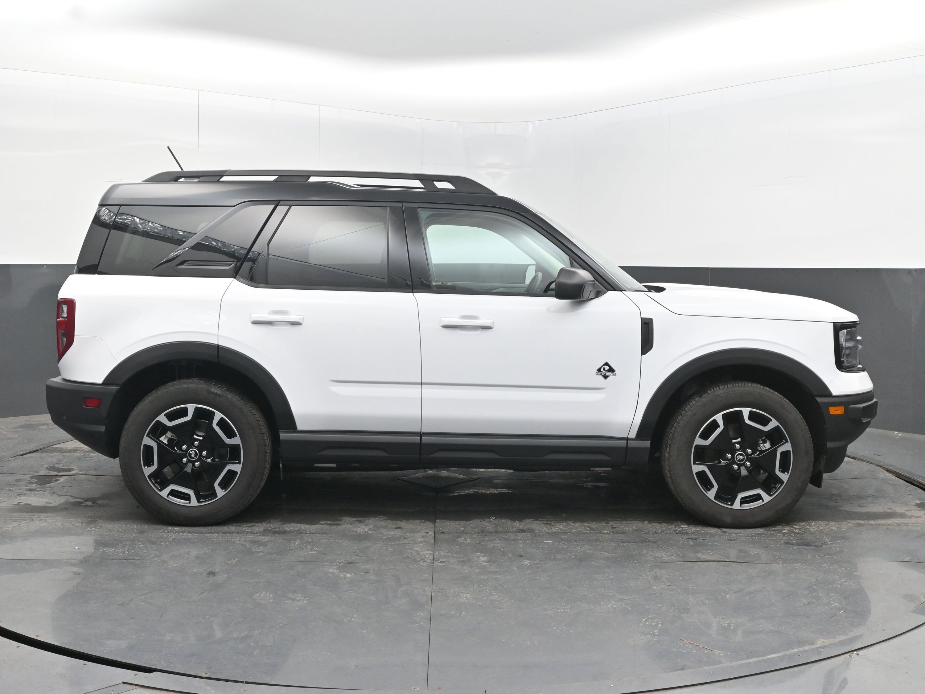 Used 2024 Ford Bronco Sport Outer Banks image 10