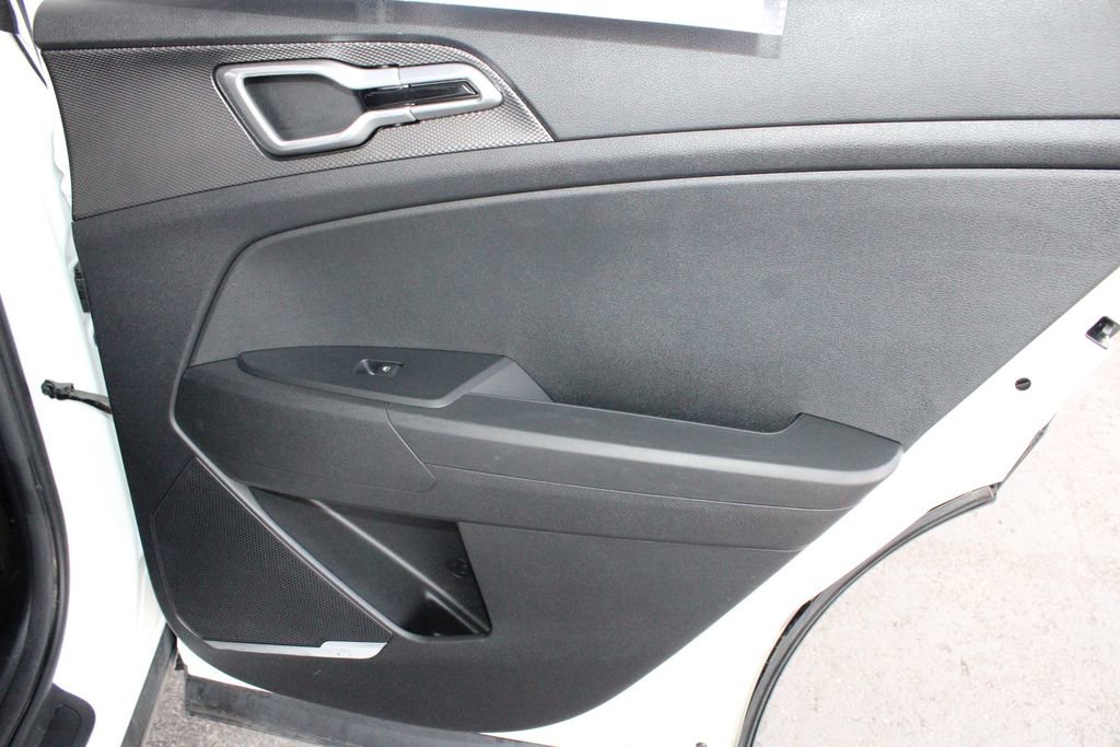 Used 2023 Kia Sportage LX image 54
