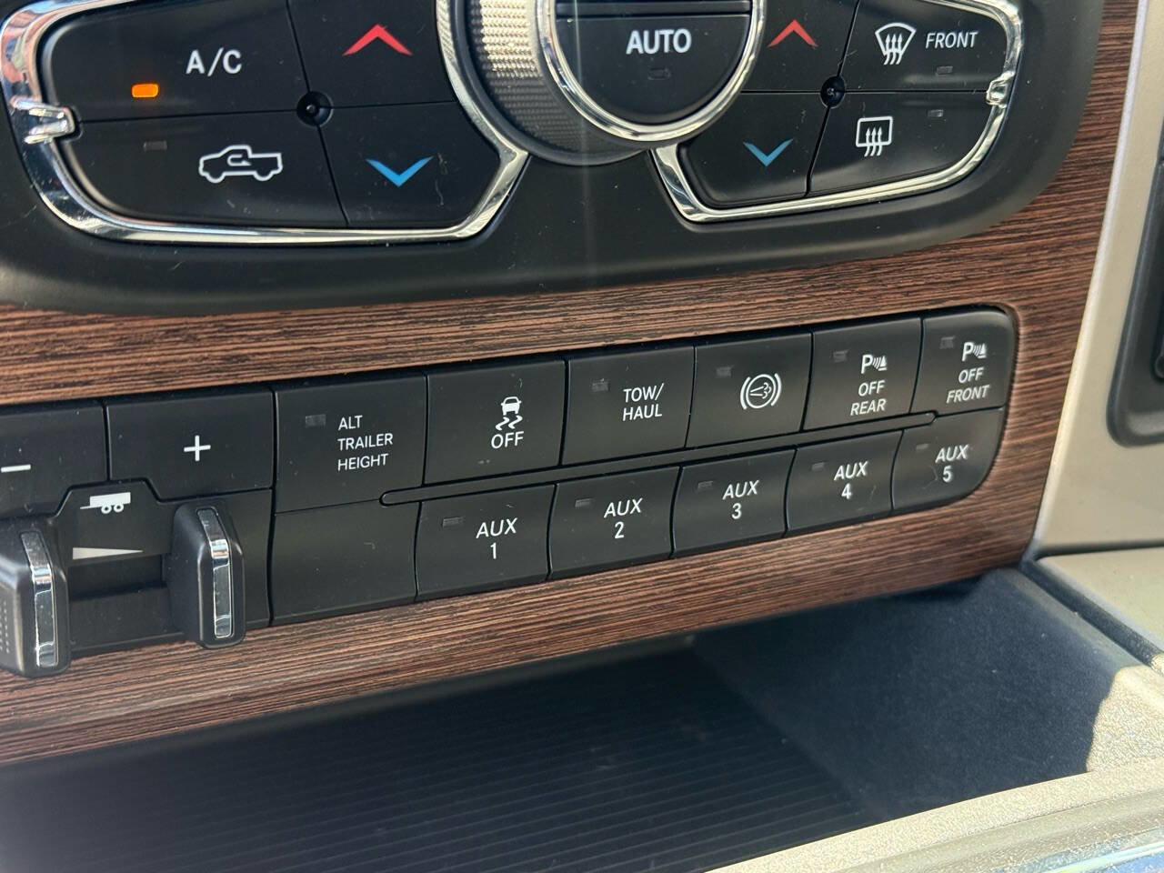 Used 2017 RAM 2500 Laramie image 16