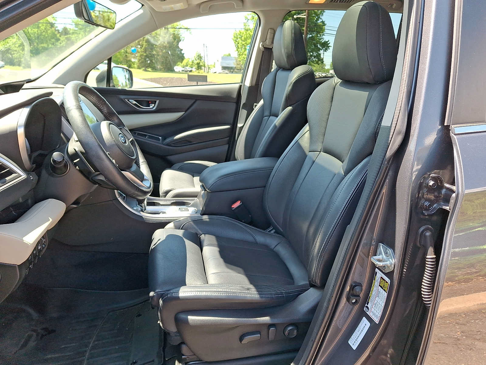 Used 2022 Subaru Ascent Limited w/ Technology Package AWD/4WD image 11