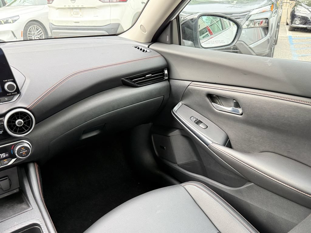 Used 2023 Nissan Sentra SR w/ SR Premium Package FWD image 15