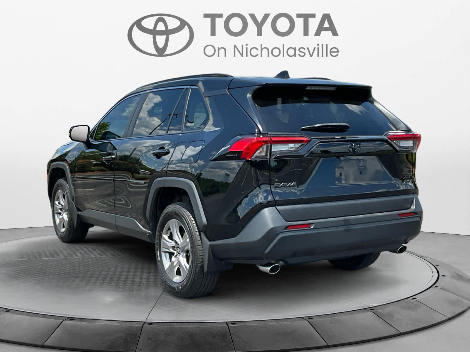 Used 2023 Toyota RAV4 XLE w/ XLE Grade Weather Package AWD/4WD image 3