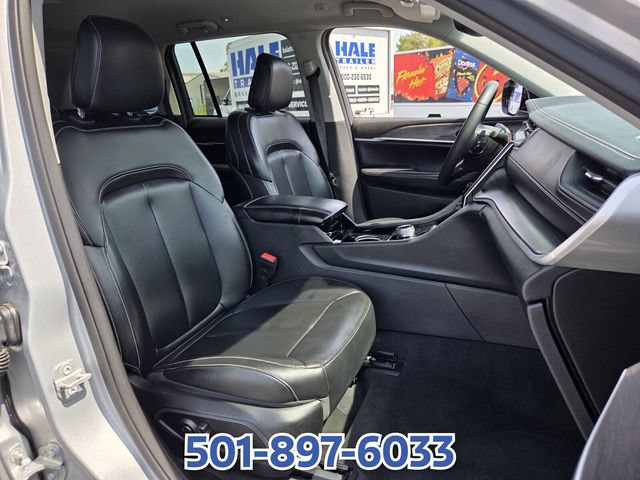 Used 2023 Jeep Grand Cherokee Limited RWD image 15
