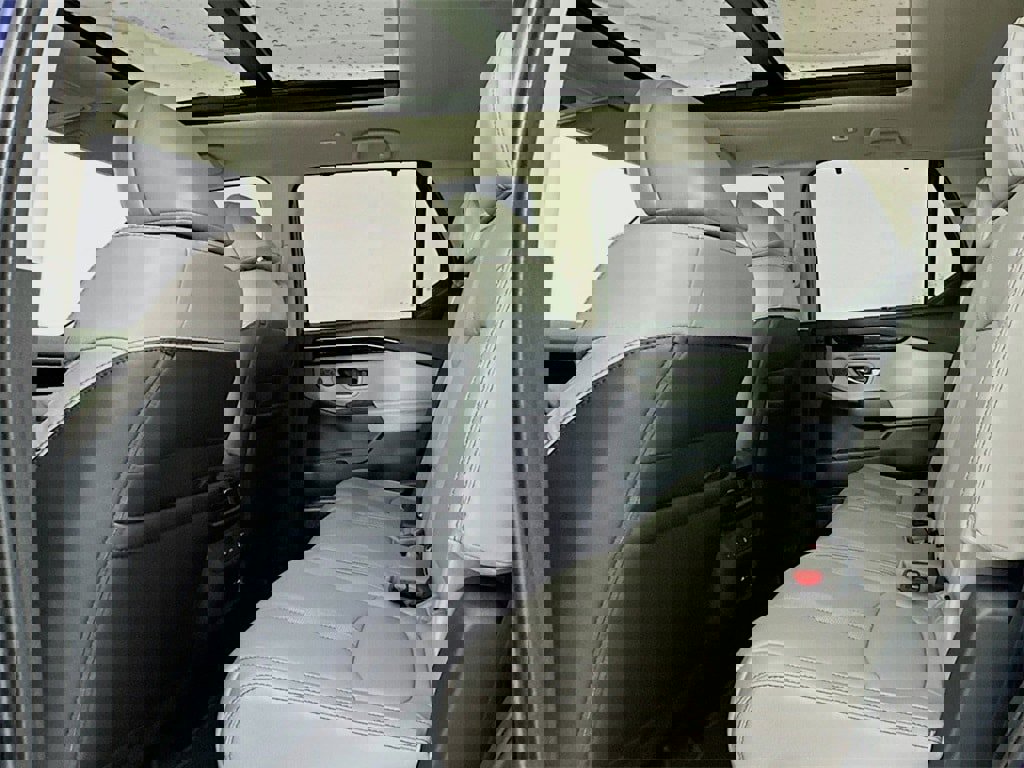 New 2025 Honda Pilot Touring image 26