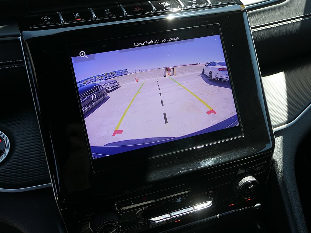 Used 2025 Jeep Grand Cherokee Laredo RWD image 19