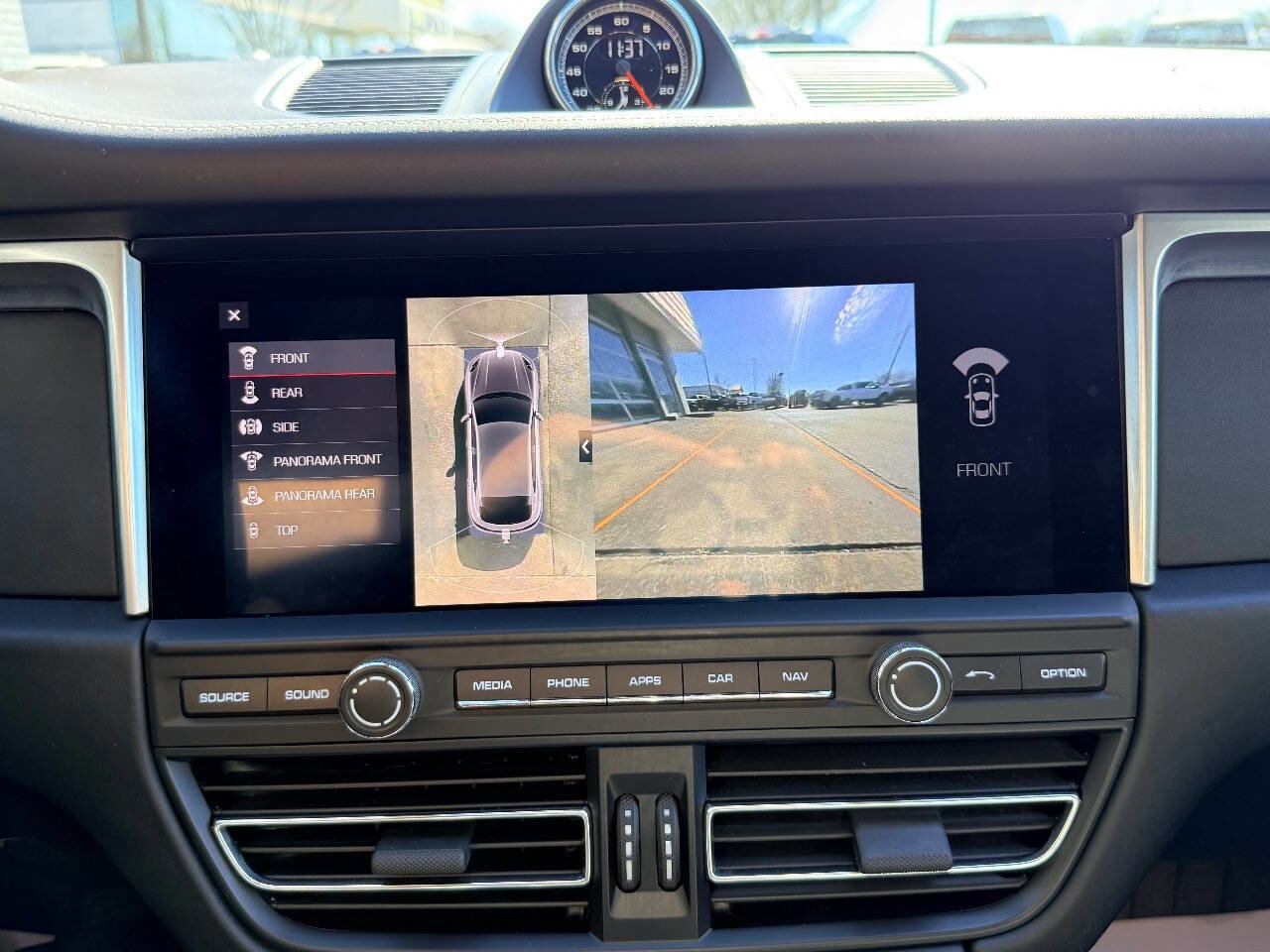 Used 2020 Porsche Macan Turbo image 29