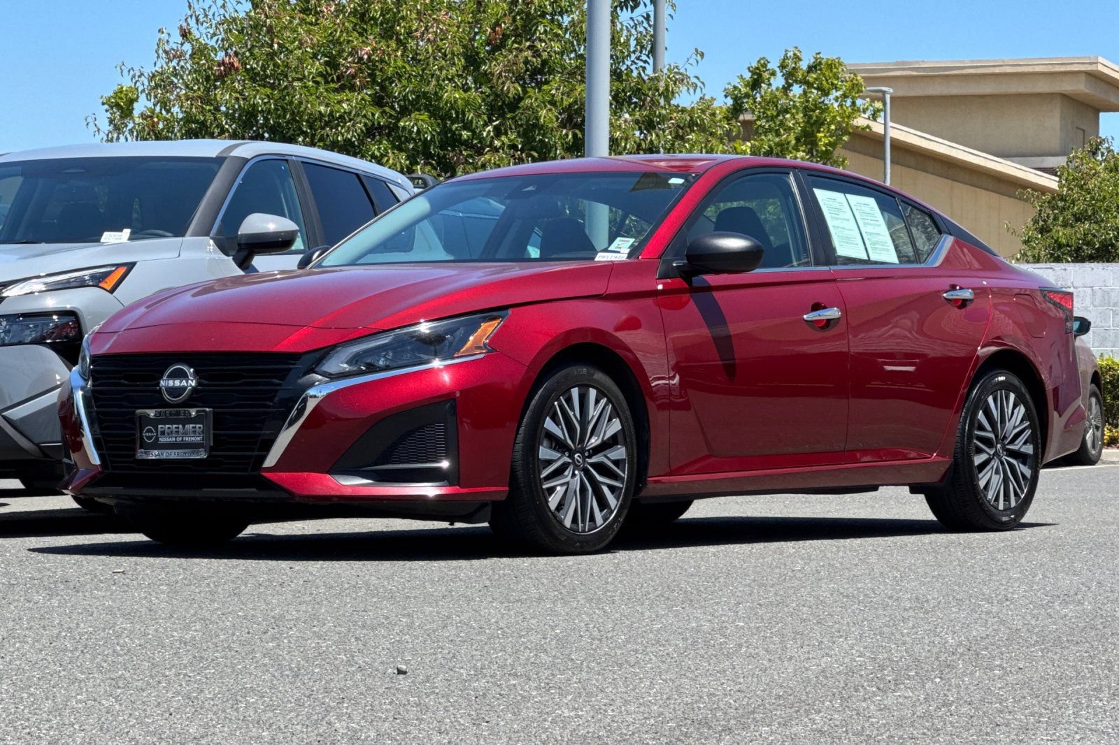 Certified 2025 Nissan Altima 2.5 SV FWD image 8
