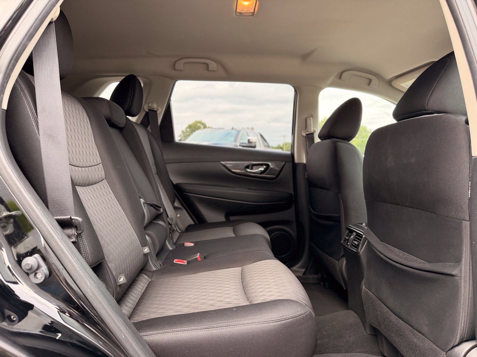 Used 2018 Nissan Rogue SV w/ Premium Package AWD/4WD image 22
