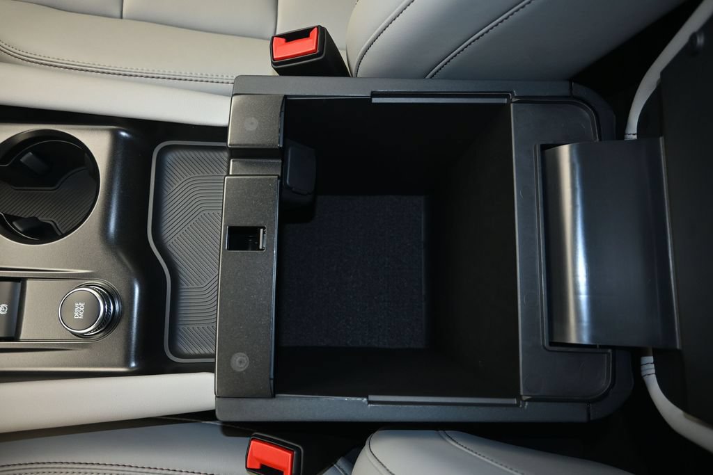 New 2026 Ford Explorer Active w/ Active Comfort Package RWD image 19