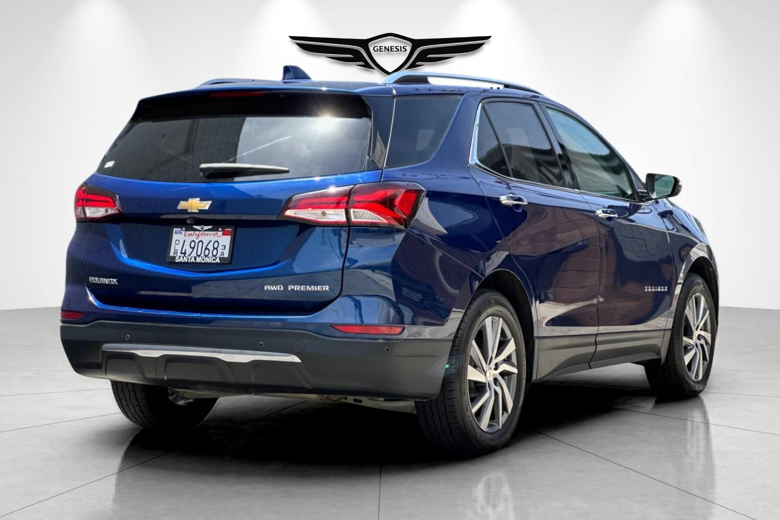 Used 2023 Chevrolet Equinox Premier AWD/4WD image 4