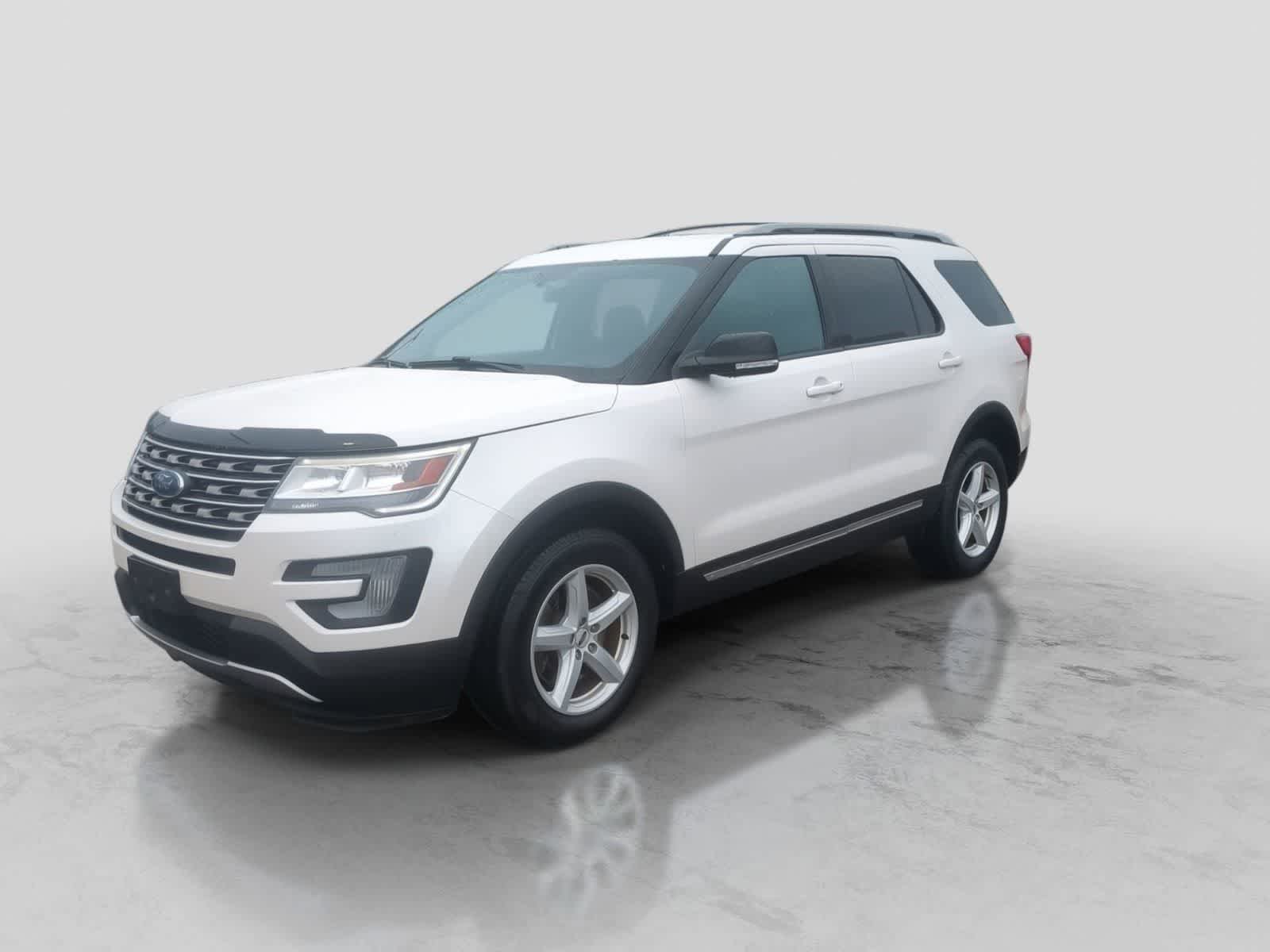 Used 2017 Ford Explorer XLT AWD/4WD image 4