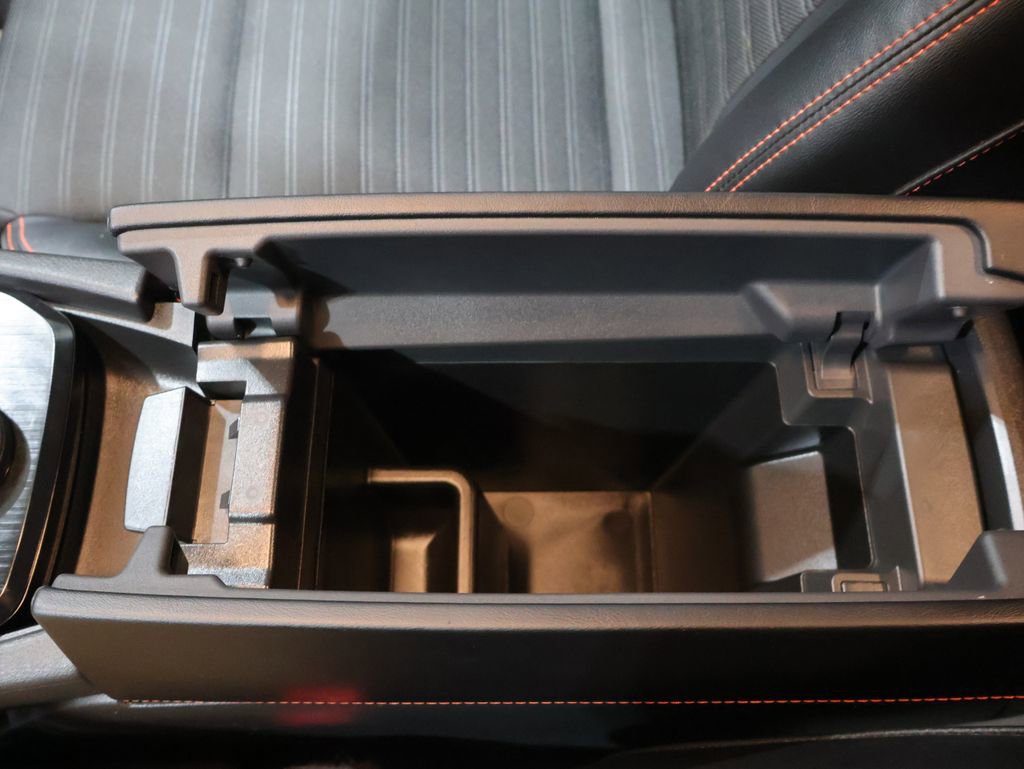 Used 2025 Nissan Rogue SV image 33
