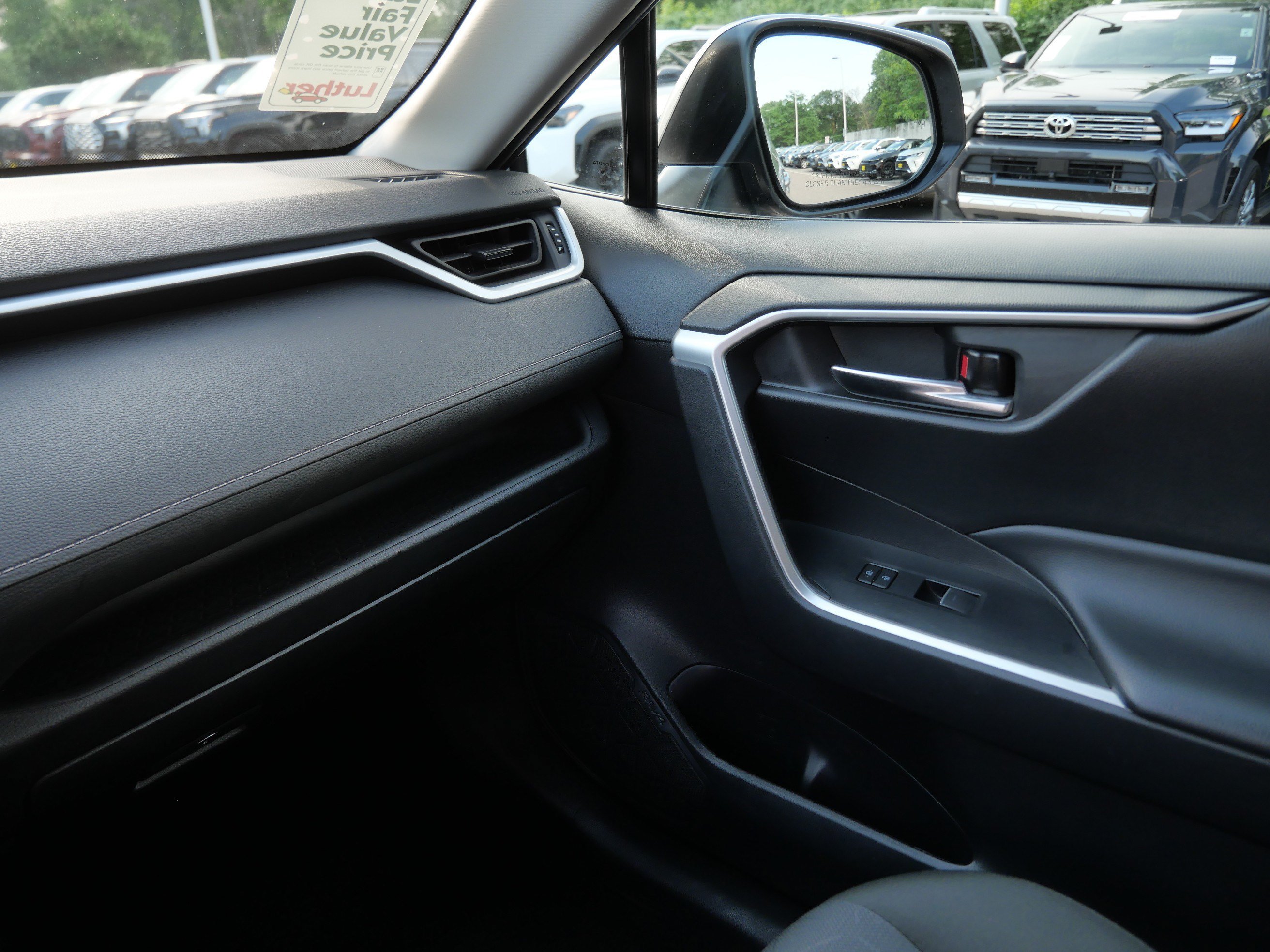 Certified 2024 Toyota RAV4 XLE FWD image 33