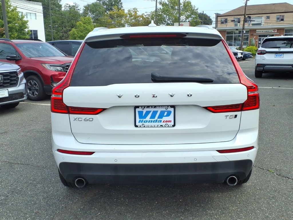Used 2021 Volvo XC60 T5 Momentum w/ Climate Package AWD/4WD image 5
