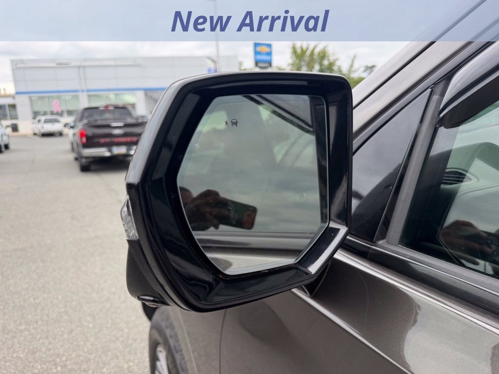Used 2021 Chevrolet Suburban Z71 w/ Z71 Off-Road Package AWD/4WD image 9