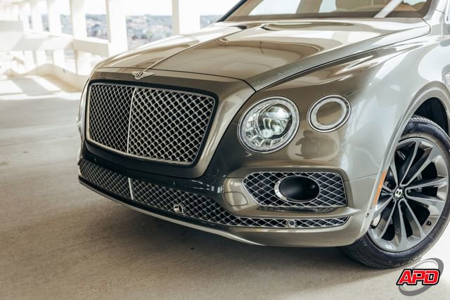 Used 2017 Bentley Bentayga image 27