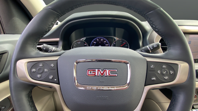Used 2023 GMC Acadia Denali w/ Denali Technology Package AWD/4WD image 16