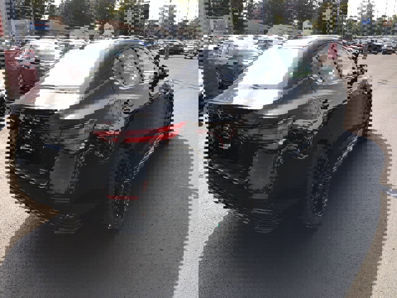 New 2025 Nissan Sentra SR w/ Midnight Edition image 13