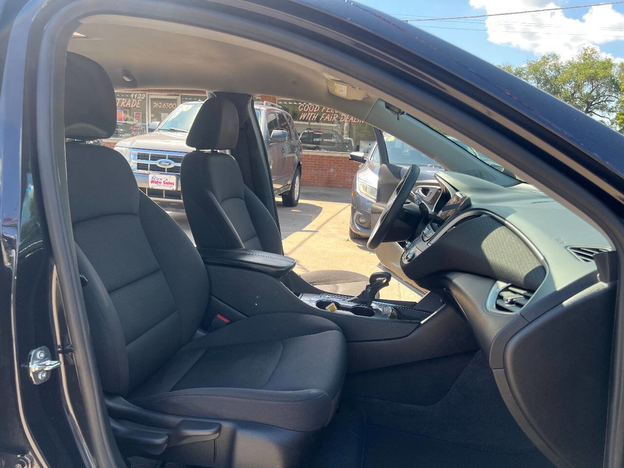 Used 2023 Chevrolet Malibu LT image 17