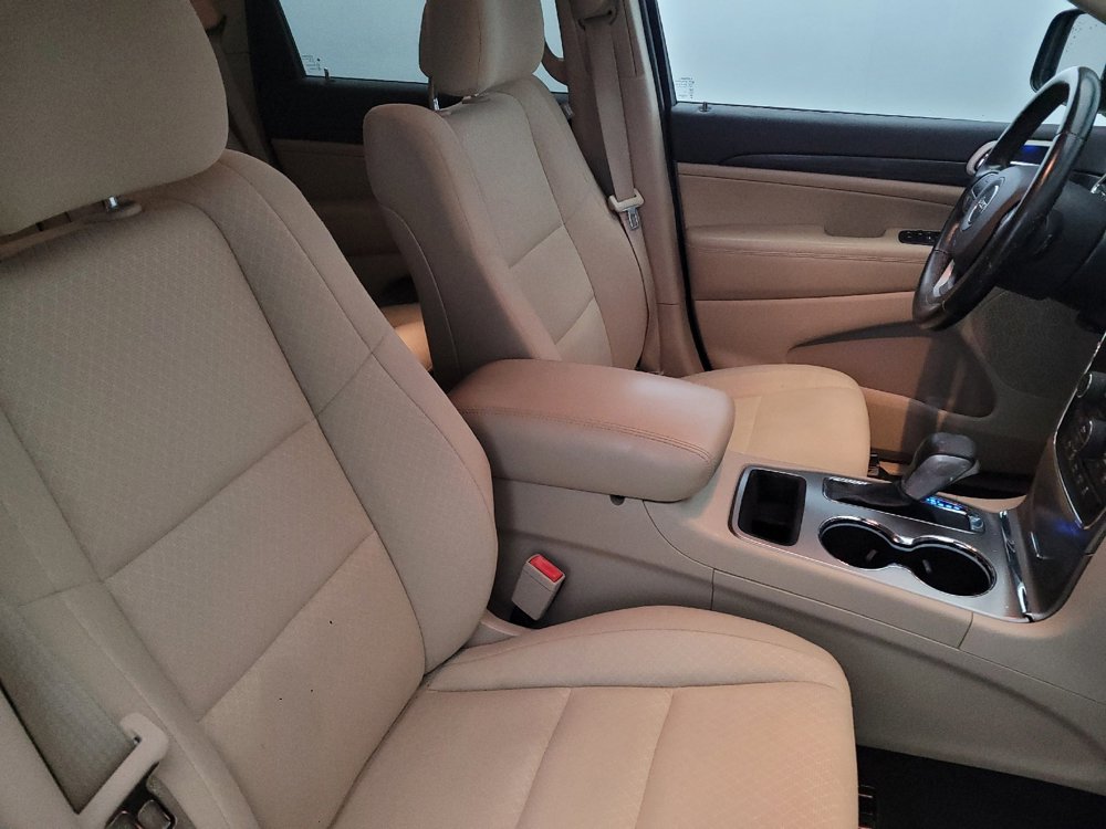 Used 2020 Jeep Grand Cherokee Laredo image 21