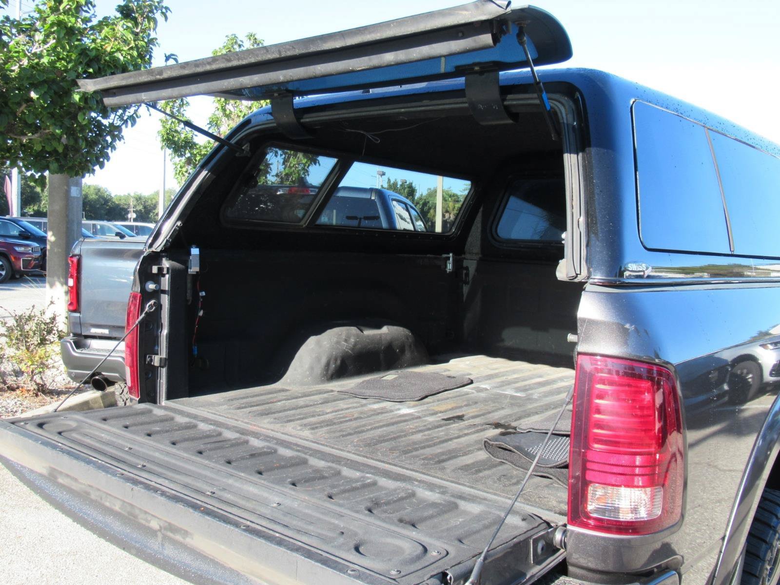 Used 2017 RAM 2500 Laramie w/ Sport Appearance Group AWD/4WD image 35