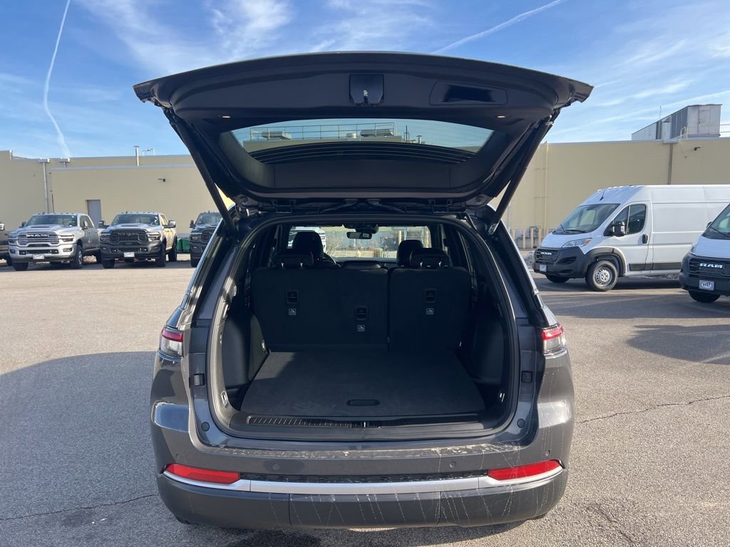 New 2026 Jeep Grand Cherokee Limited image 17